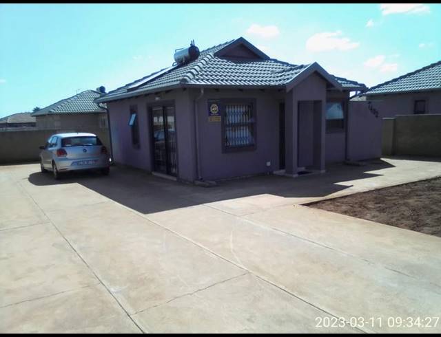 2 BEDROOM HOUSE FOR SALE IN THE ORCHARDS
